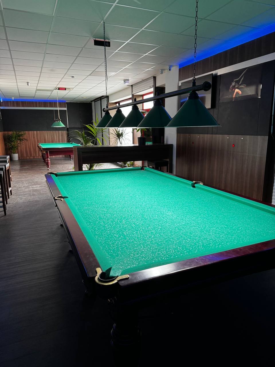 Billard O. Club Interior