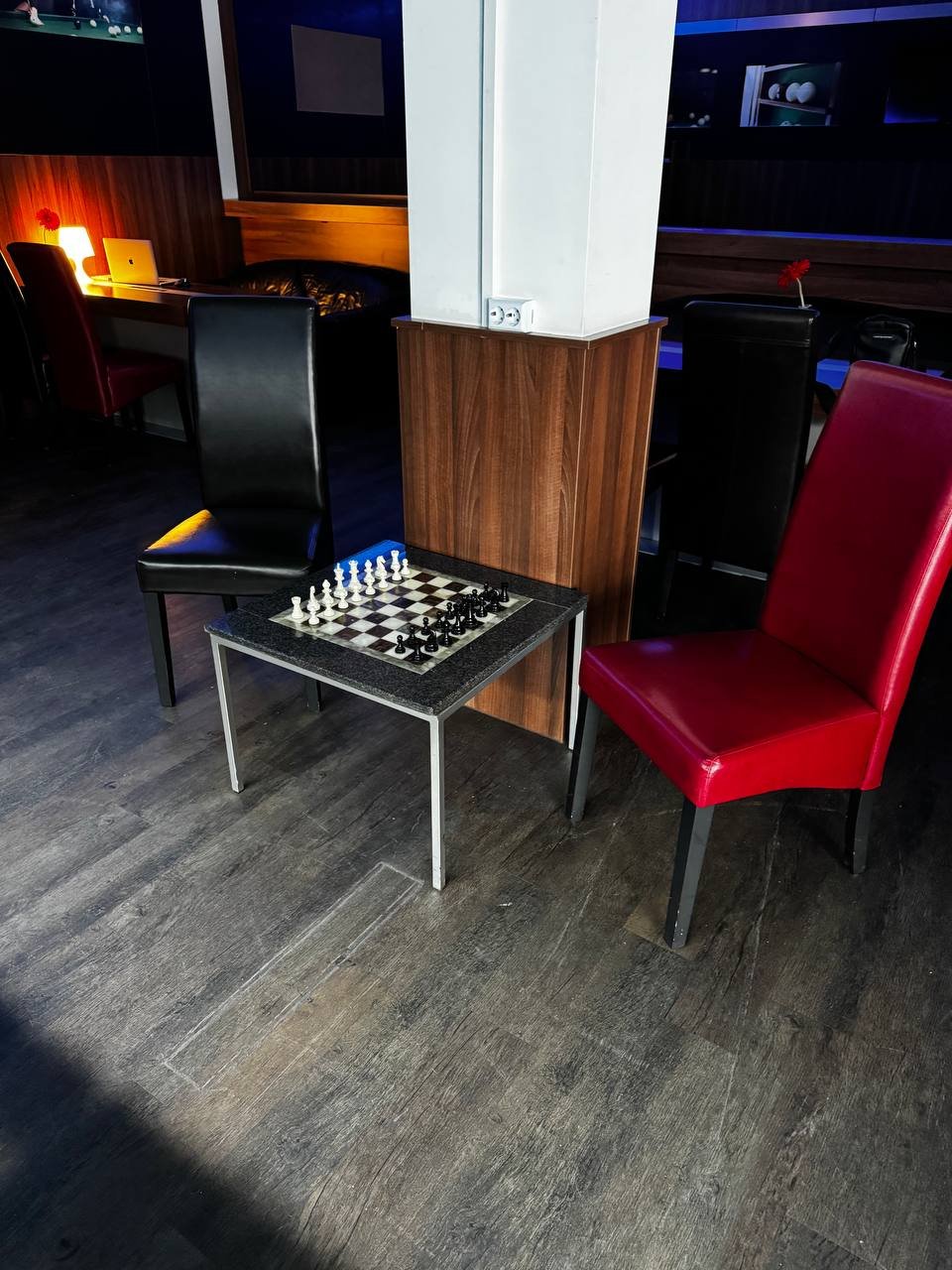 Billard Club Lounge